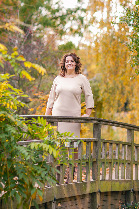 family portrait autumn outdoor fall photo shoot London Regent's park portrait  (5)