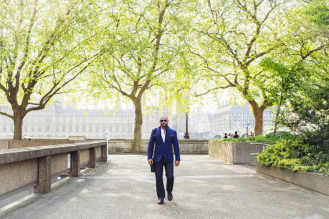 London Man's Portrait Shoot Westminster Big Ben Outdoor Street style Lifestyle (1)